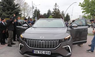 Bolu’ya ikinci kez gelen Togg yine büyük ilgi gördü