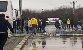 Bu sefer Ankaragücü taraftarı birbirine girdi 