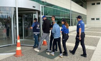 Çaldıkları plakayı başka araca takıp kaçtılar, Sakarya'da yakalandılar......