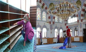 Cami temizlikleri Bolu Belediyesi’nden...