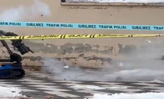 Çantada bulunan kimlikten sahibinin tespit edilmesi için çalışma başlatıldı.