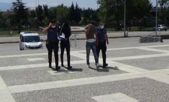 Cezaevindeki arkadaşlarının evine camdan giren 2 kişi adliyeye sevk edildi