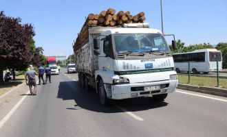 D-100 Karayolu’nda yürürken kamyonun çarptığı kadın ağır yaralandı