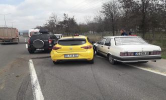 D-100'de zincirleme kaza: 2 yaralı…..