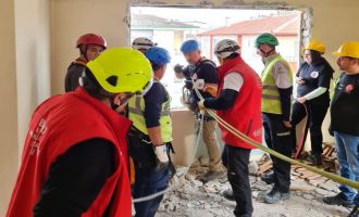 Deprem felaketinin 24'üncü yılında tatbikat yapıldı