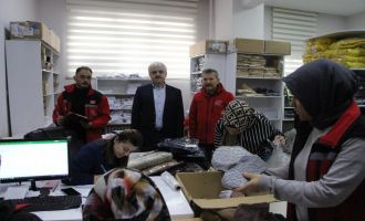 Depremzedelerin ihtiyaçları hayır çarşısından karşılanıyor