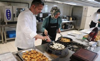 Doç. Dr. Osman Çavuş: ‘Mengen’den yetişen bir aşçı yurt dışında 30 bin dolardan aşağı maaş almaz’