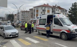 Dönel kavşakta ciple otomobil çarpıştı: 1 yaralı...