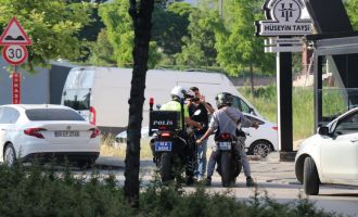 'Dur' ihtarına uymadı motosikleti bağlandı: 7 bin 945 lira ceza yedi