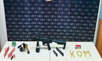 Durdurulan araçtan silah çıktı.....