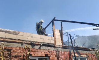 Eşi ve kayınvalidesi ile tartışan kadın evi ateşe verdi..