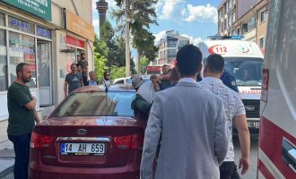 Eşini başka bir adamla yakalayan koca sınır dışı edildi....