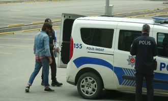 Eski kız arkadaşıyla birlikte 3 kişiyi rehin alarak darp eden üniversite öğrencisi tutuklandı