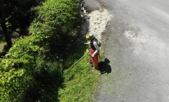 Evlatlarına 9 yıldır hem annelik hem babalık yapan kadın, çocuklarını okutmak için çalışıyor