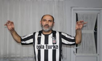 Fanatik taraftarın 25 yıllık mesaisi: Hakeminden skoruna her şeyi yazıyor