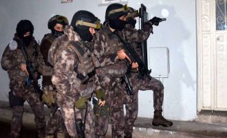 FETÖ'nün TSK içerisine yerleştirdiği 49 kişiye operasyon