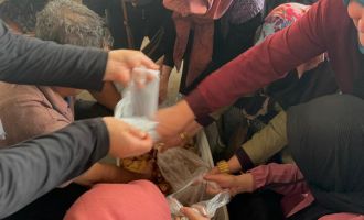 Fiyatı duyan koştu geldi, bir kasa mantar dakikalar içinde tükendi