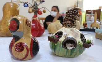 Geçmişte cenaze yıkamada kullanılan su kabakları evleri süslüyor