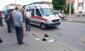 Geri geri gelen hafif ticari aracın çarptığı yaşlı adam hayatını kaybetti..