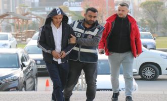 Girdiği evlerde uyuyan ve iş yerini soyan zanlı tutuklandı