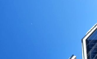 Gökyüzünde hareket eden parlak cismi cep telefonuyla kaydetti