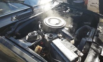 Hareket halindeki otomobil alev alev yandı........