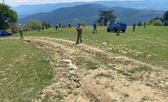 Hasmına kurşun yağdırdı: 1 ölü