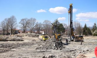 Hastanenin temeli sismik izolatör ve damper sistemiyle donatılıyor