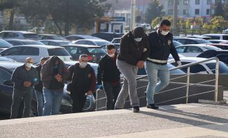 Hırsızlık çetesi onlarca kamera izlenerek kilometrelerce uzakta yakalandı