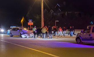 İki otomobil çarpıştı: 1 yaralı.......