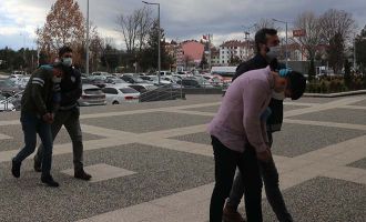 İkinci kez aynı yeri soymaya hazırlandıkları sırada yakalandılar