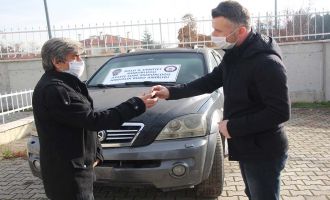 İstanbul’dan çekici ile çalınan cip Bolu’da sahibine teslim edildi