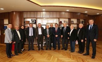 İzzet Baysal Vakfı’ndan Başkan Özcan’a tebrik ziyareti