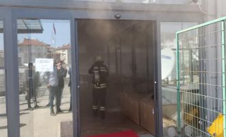 Kafeteryadaki trafo bomba gibi patladı 