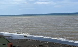 Karadeniz’in rengi değişti, görüntü şaşkına çevirdi