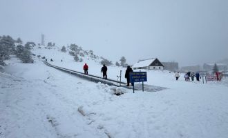 Kartalkaya’da kar yağışı etkili oluyor……