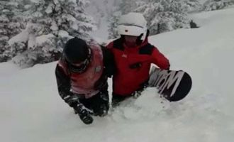 Kartalkaya’da kaybolan tatilciyi JAK ekipleri kurtardı