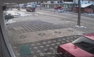 Kaza anı kamerada, bisikletli çocuğa böyle çarptı