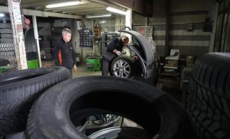 Kış lastiği mesaisi başladı……