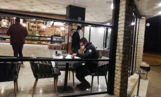 Kısıtlama saatinde tatlı alan şahsa ve pastane sahibine ceza yağdı