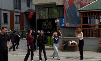 KÖK Kurs’ta Geleneksel Bahar Şenliği: Sınav Öncesi Muhteşem Stres Atma Günü!