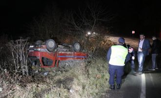 Kontrolden çıkan kamyonet şarampole devrildi: 1 yaralı