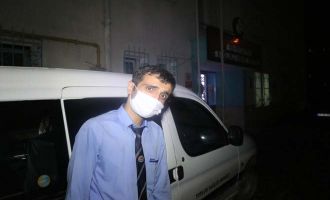 Koronalı kadının alnından öptüğü muavin konuştu 