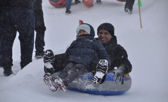 Köylülerin pisti kayak merkezi haline geldi....
