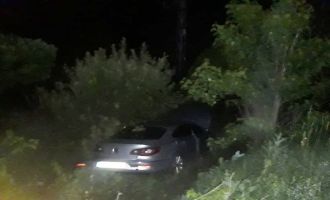 Lastiğe çarpan otomobil tarlaya uçtu: 7 yaralı