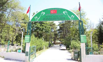 Mezarlıklar Bayrama hazır....