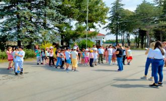 Minikler, organik tarım hasadına katıldı