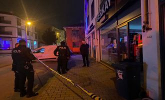 Motor satış bayisinde silahlı kavga: 2 yaralı