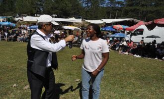 Mozambik'ten geldi, Bolu'daki köy bayramına hayran kaldı