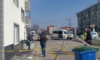 Önce kız arkadaşını öldürdü, sonra intihar etti.....